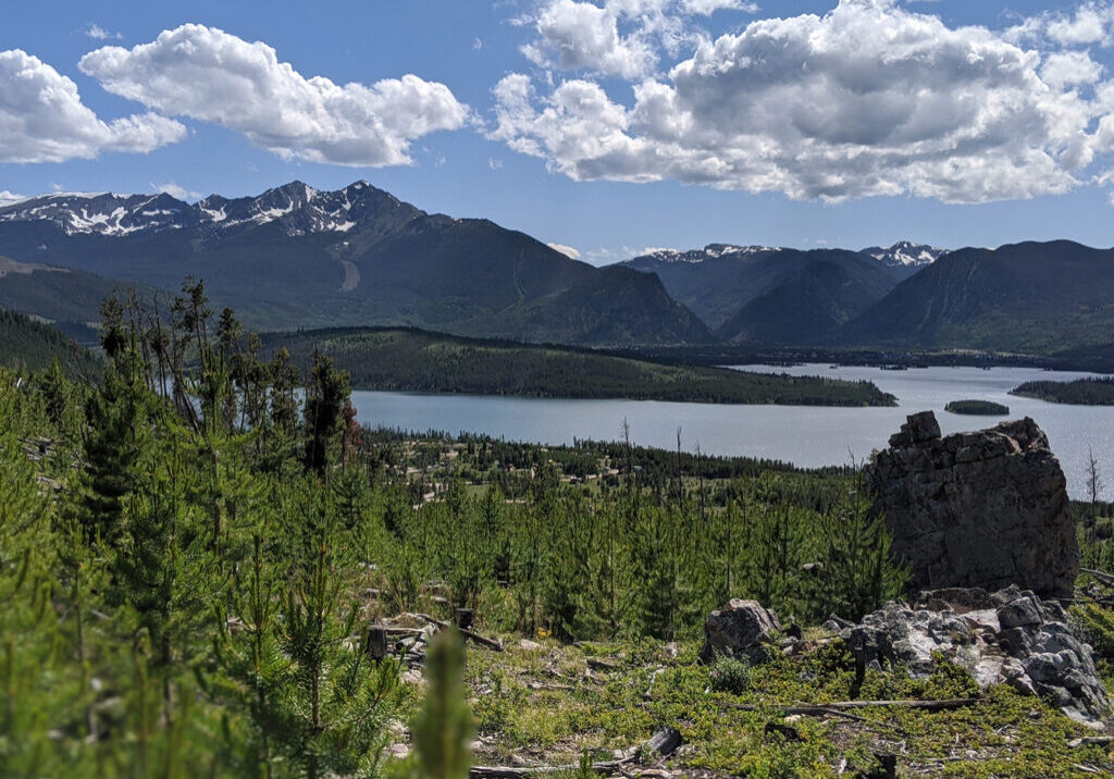 dillon-reservoir-mountain-range-meadow-colorado